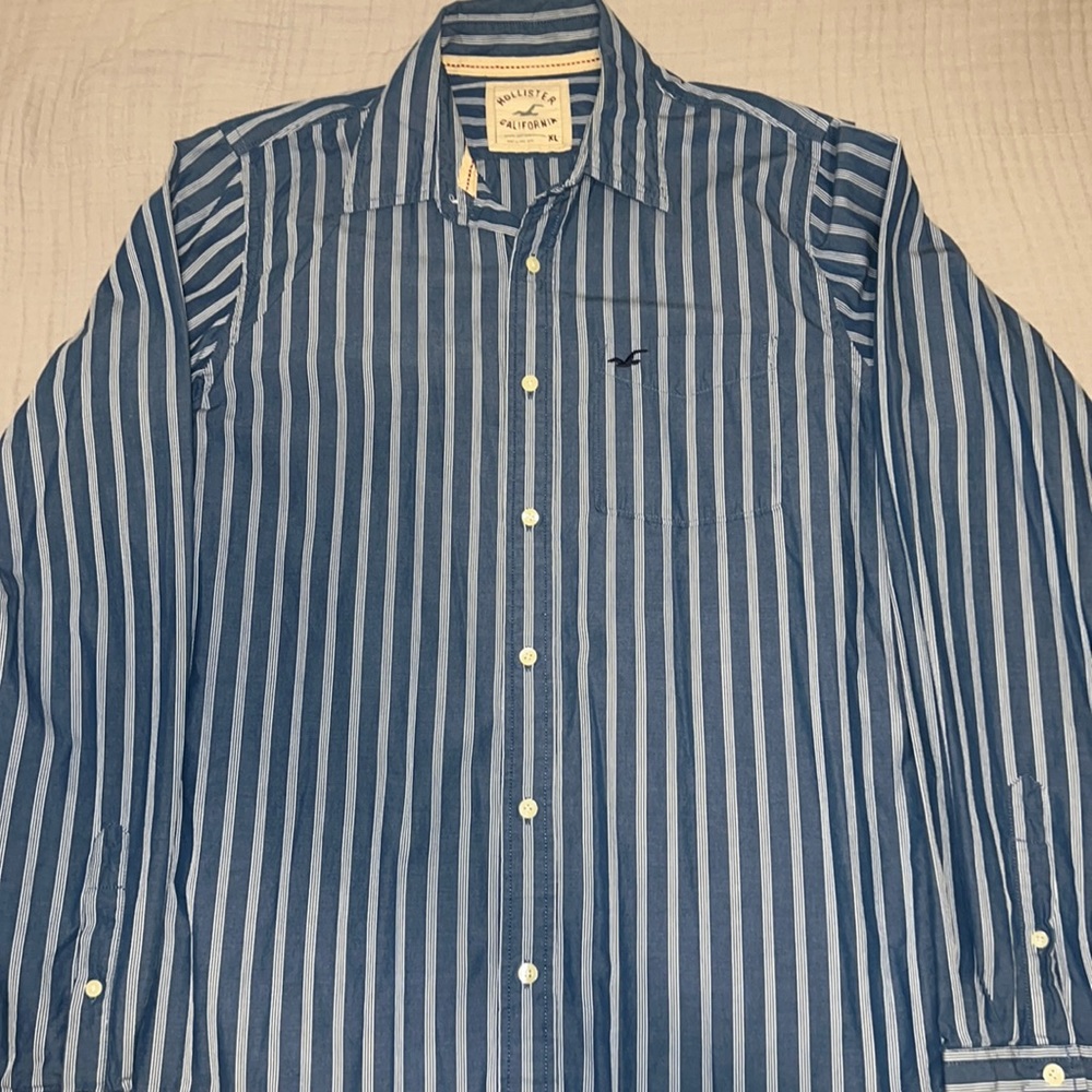 Men’s Hollister button up